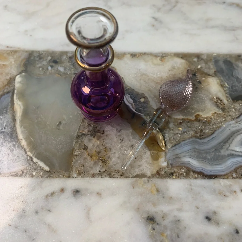 2204 Elegant Purple Glass Mini Perfume Bottle - Picture 4 of 7
